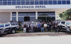 Foram entregues oito novas viaturas e quatro computadores de alta performance à Polícia Civil do Tocantins.