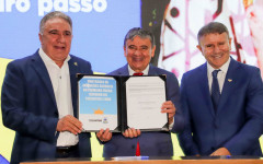 Governador Laurez Moreira oficializou a adesão do Tocantins ao programa Acredita no Primeiro Passo