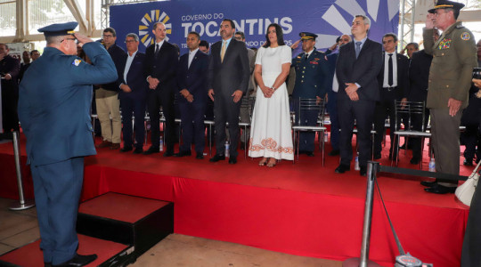 Governador Wanderlei Barbosa, acompanhado da primeira-dama Karynne Sotero, participou da programação que celebra os 33 anos do Corpo de Bombeiros Militar do Tocantins;