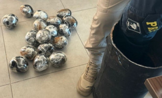 Cilindro de ferro com 18 kg de haxixe e 1 kg de maconha foi localizado pela PRF dentro de mala no compartimento de bagagens do ônibus