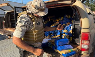 Polícia Militar apreendeu cerca de 1,3 tonelada de maconha escondida em carreta que tombou na BR-010, em Goiatins