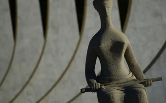 Com a decisão, a Corte reconheceu que professores temporários e efetivos da rede pública devem receber o piso.