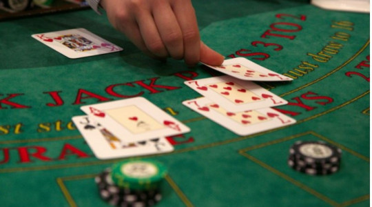  Blackjack é um jogo de casino clássico também conhecido como 21