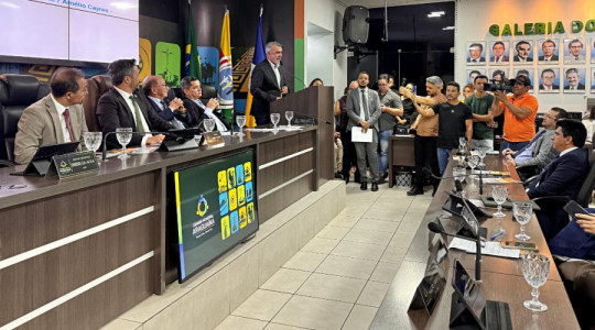 Amélio discursa em sessão que reconhece a atuação da Aleto na criação de regiões metropolitanas