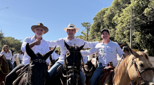 Presidente da Aleto, Amélio Cayres (MDB), durante cavalgada em Gurupi neste domingo (24)