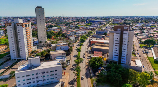 Salários chegam a R$ 16,4 mil; provas estão previstas para o mês de agosto e devem movimentar comércio, hotéis e setor de serviços da cidade