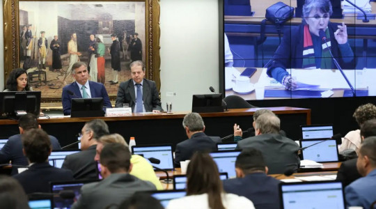 Deputados durante votação que aprovou, na CCJ, a admissibilidade da PEC da redução da maioridade penal de 18 para 16 anos.