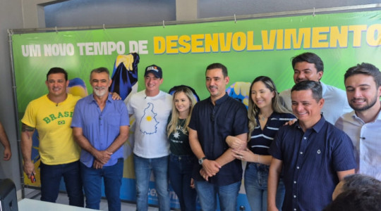 Pré-candidato ao governo do Tocantins, Vicentinho Jr (PSDB) em coletiva de imprensa em Araguaína