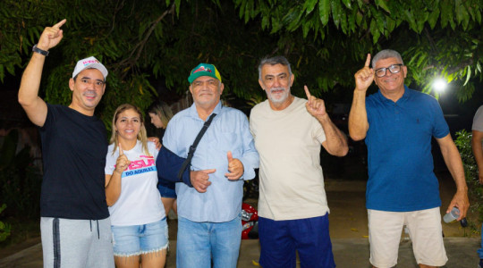 Prefeito Aquiles oficializou apoio ao grupo político liderado por Vicentinho Júnior e Amélio Cayres durante agenda em Araguatins.